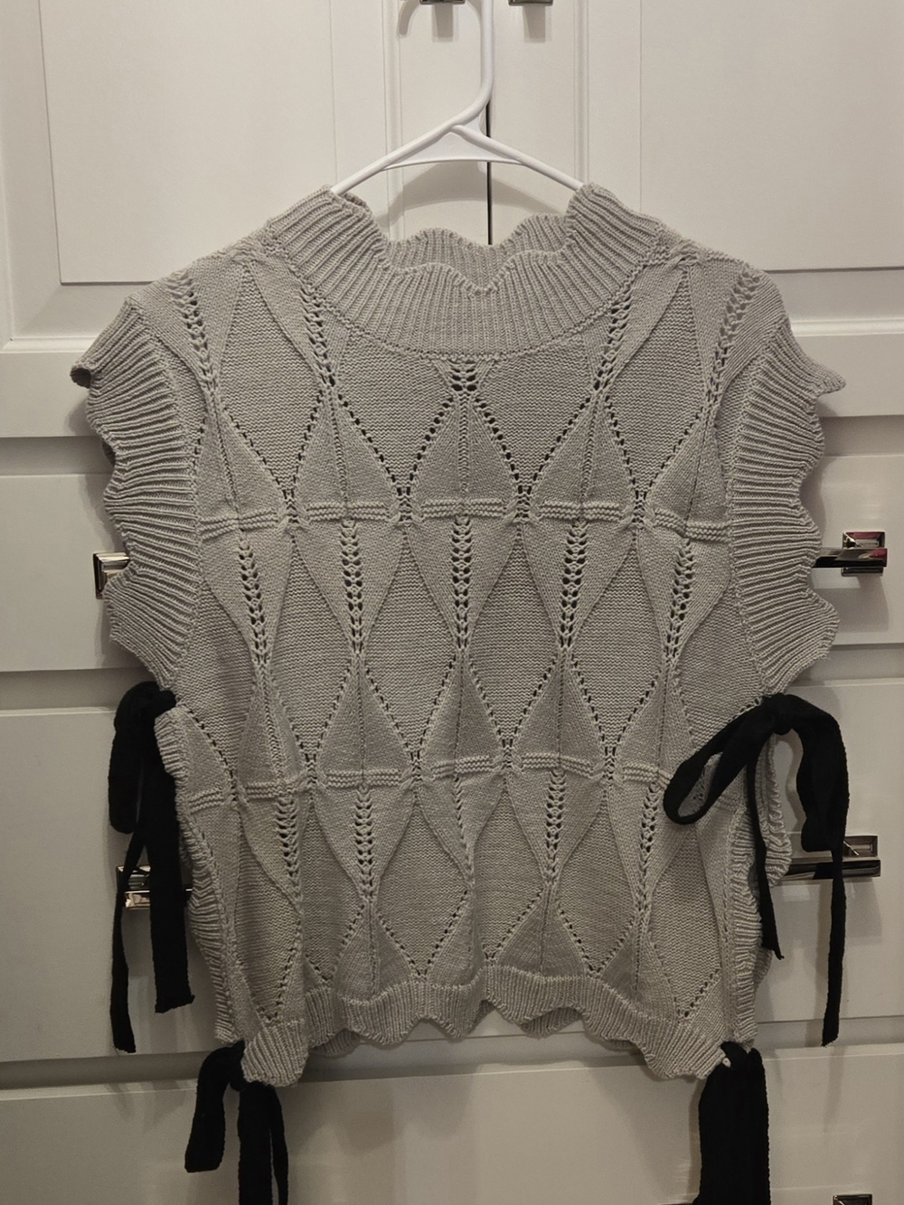Knit Diamond-Point Side-Tie Sweater Vest - Light Gray